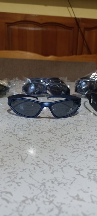 Продам солнцезащитные очки
