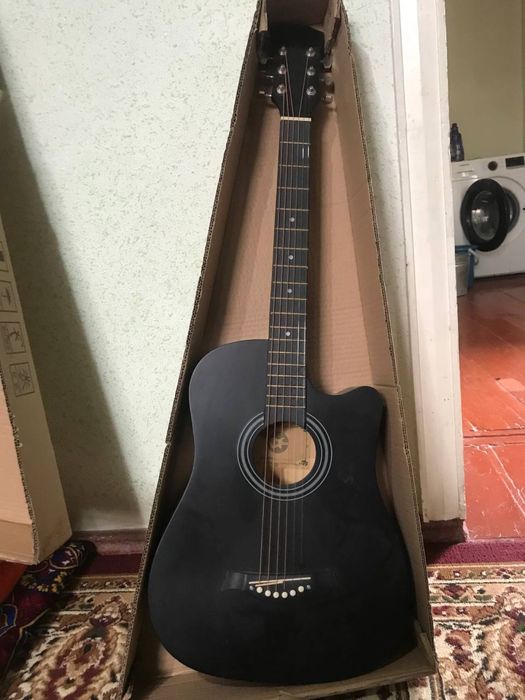 Sotiladi gitara xitoydan kelgan