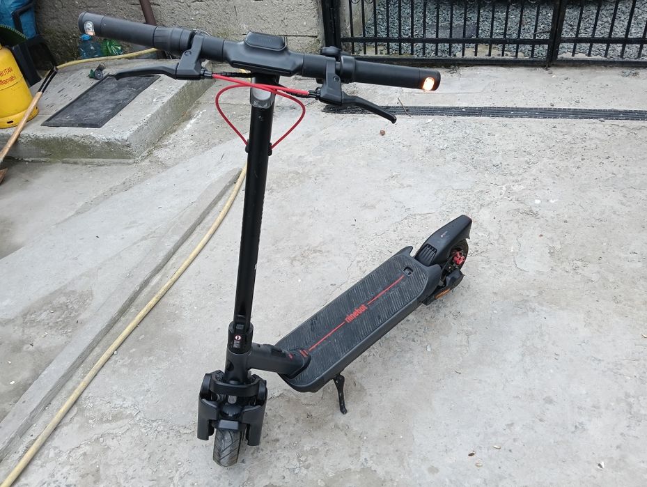 Vând trotineta electrica segaway ninebot max g3  2000 watti