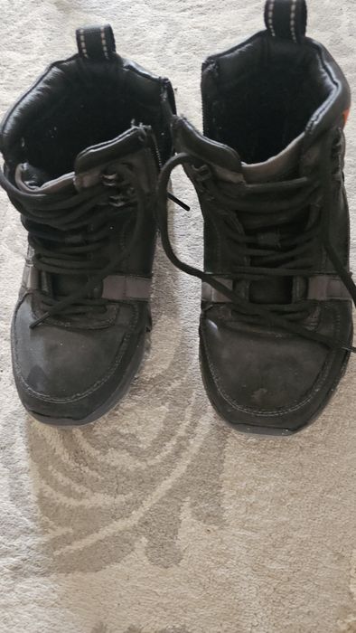 Елку, обувь и тп отдам даром