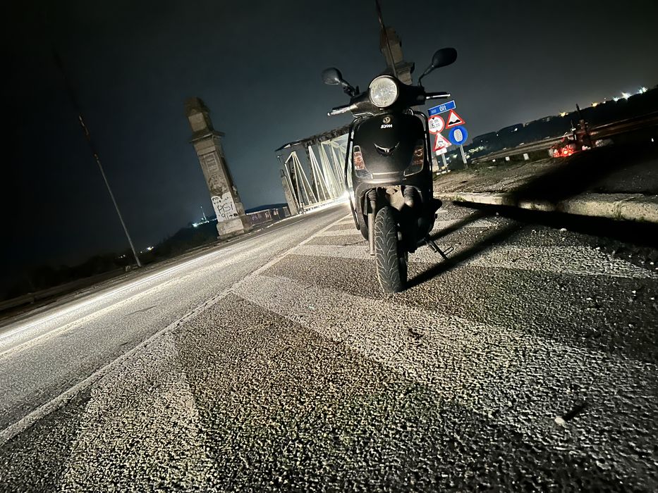 Vand scuter fara permis pe benzina