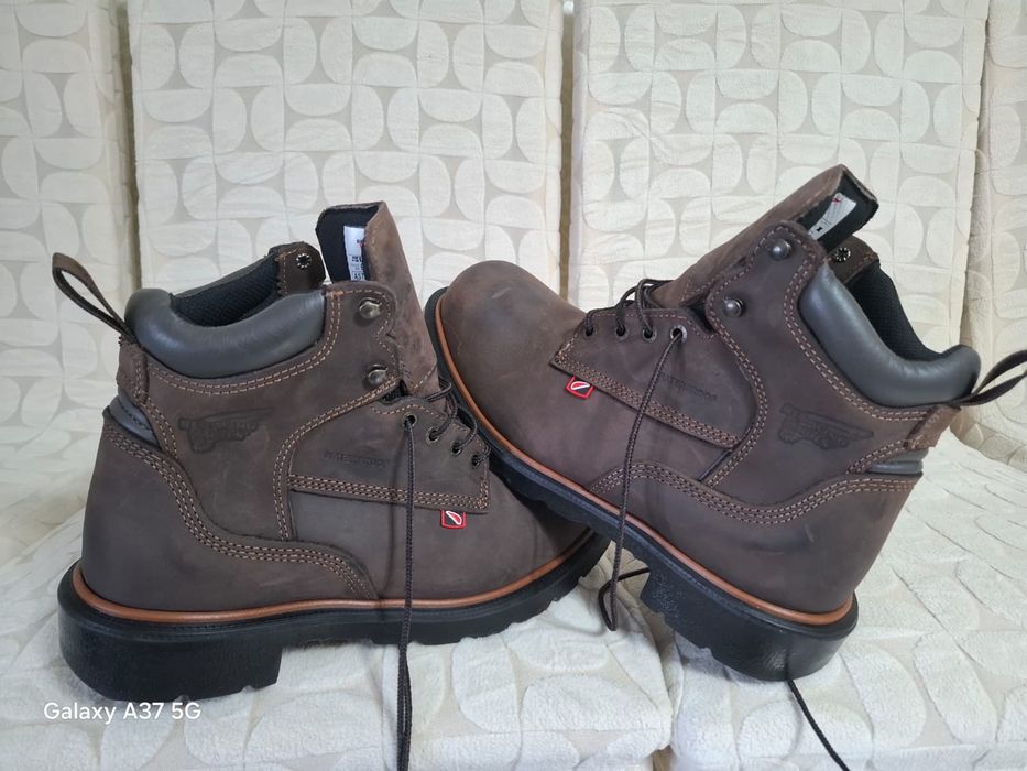 Red wing сатылады