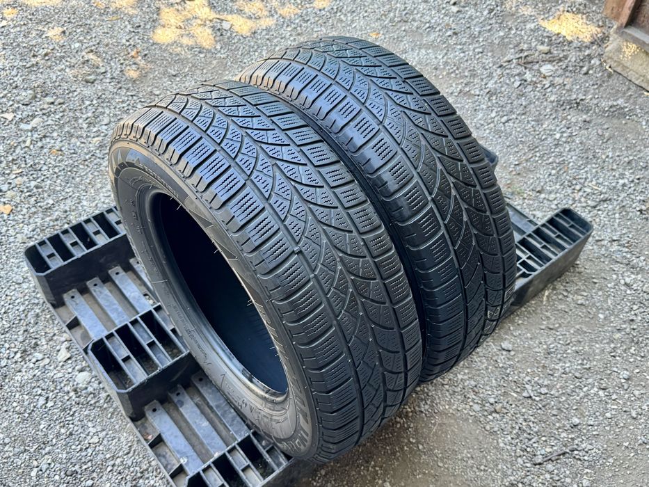 2бр.ЗИМНИ ГУМИ Bridgestone 215/65/16C DOT1524 за бус Sprinter,Crafter