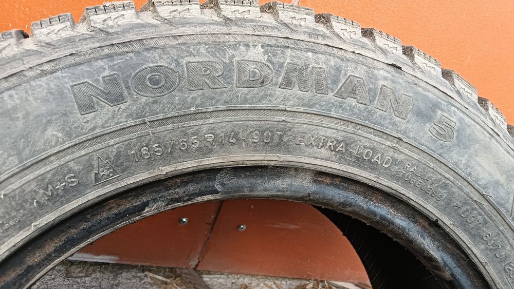 Ппродам шины 185/65/14 Hokian зима