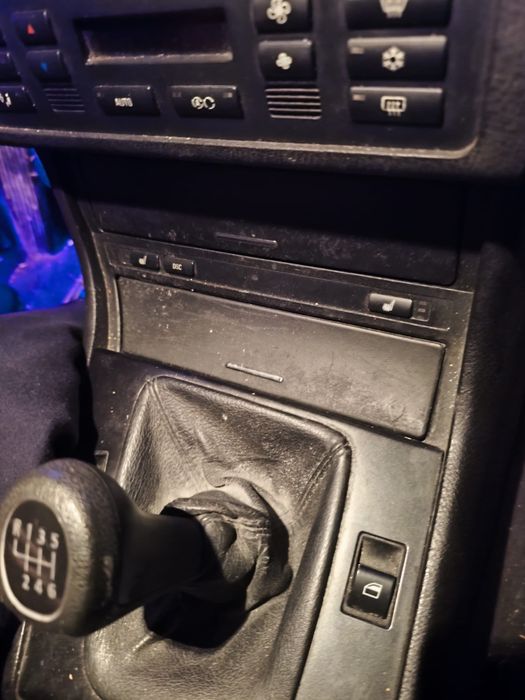 E46 facelift 320d  dezmembrez