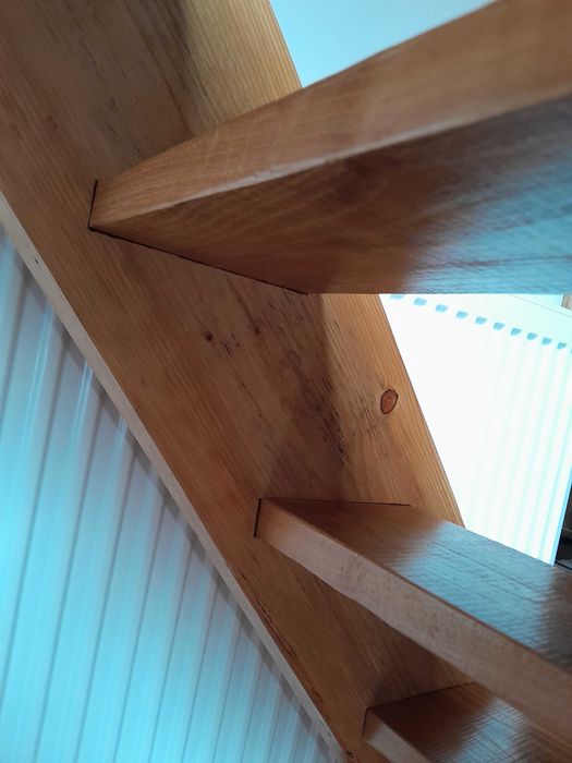 Pat etajat din lemn masiv cu saltele