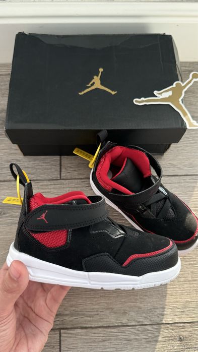 Новые  кроссовки Jordan