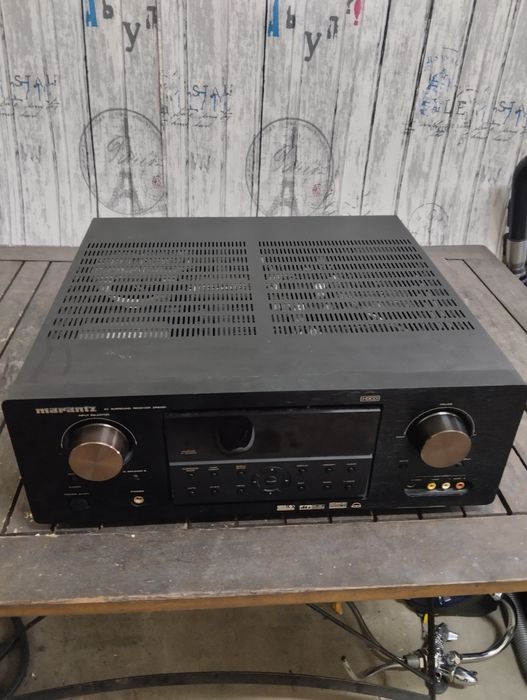 Продавам усилвател marantz zr6001