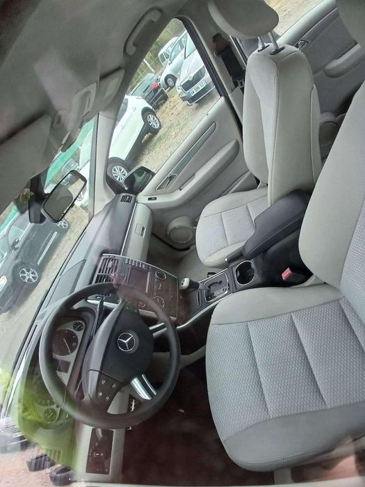 Vand  Mercedes b clas automat 2.0 Cdi disel din 2008