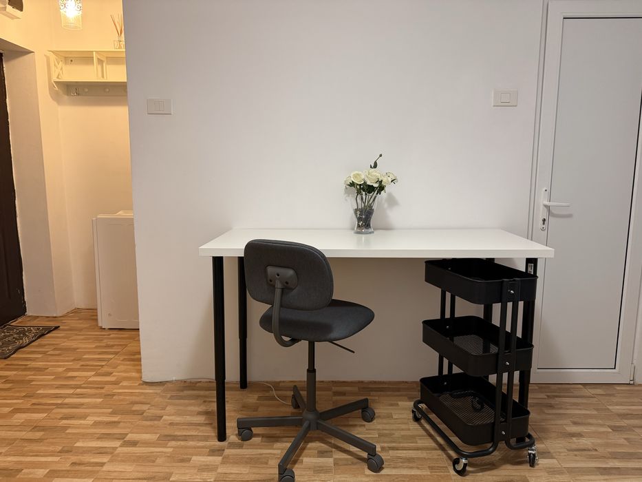 Garsonieră de închiriat