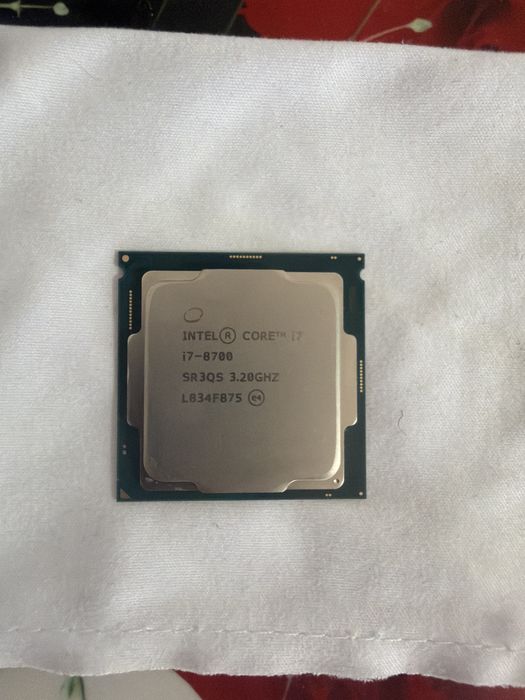 i7-8700 is a 6-core/12-thread Coffee Lake CPU (3.2 GHz base, up to 4.6 GHz), LGA1151.