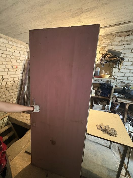 Деревянная дверь