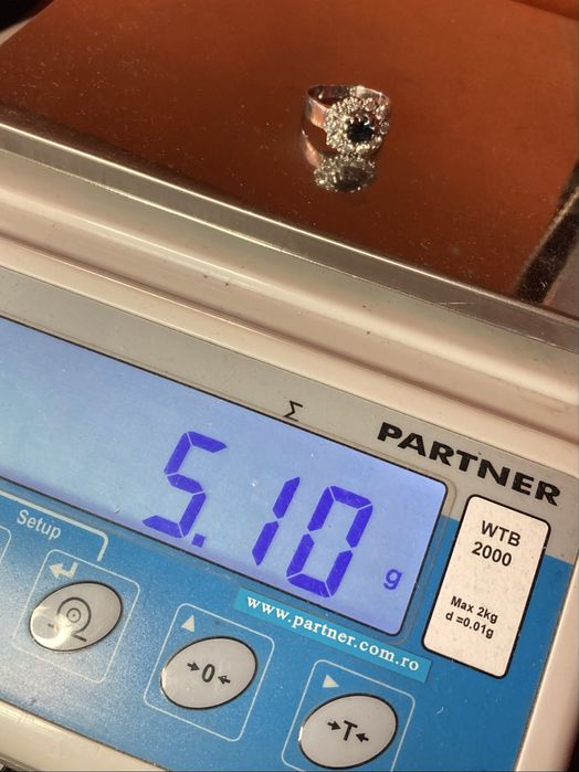 Inel aur alb 18kt.cu safir si diamante