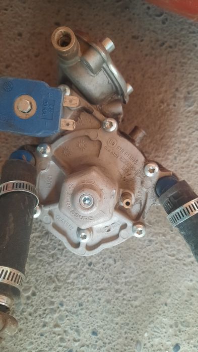 Пропан балон сотилади 60 тали 4 поколения редуктори билан