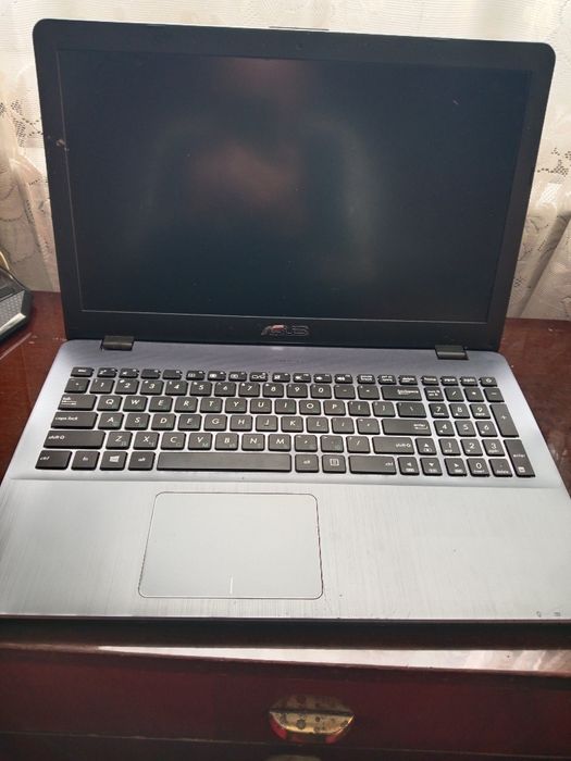 Ноубук asus x 542u.