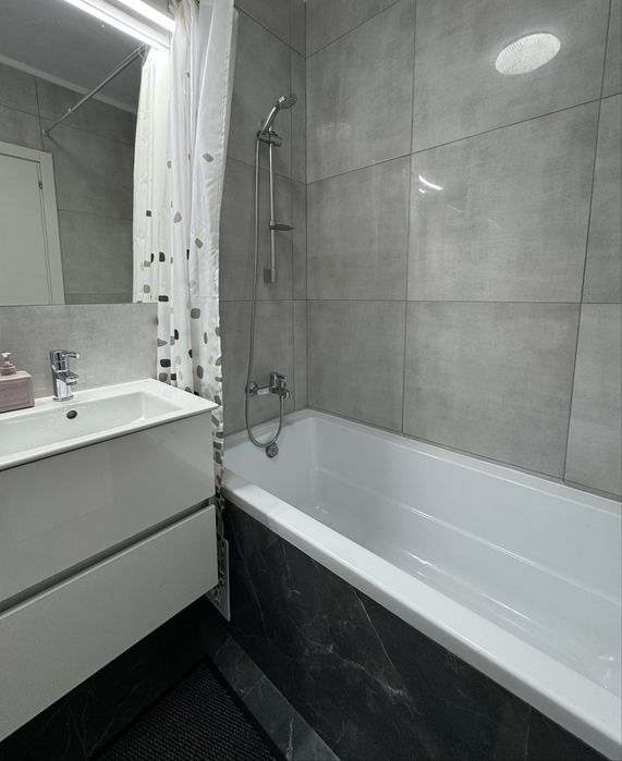 Închiriez apt. 2 camere, 450€