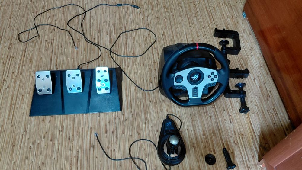 Игровой руль DEXP продаю срочно