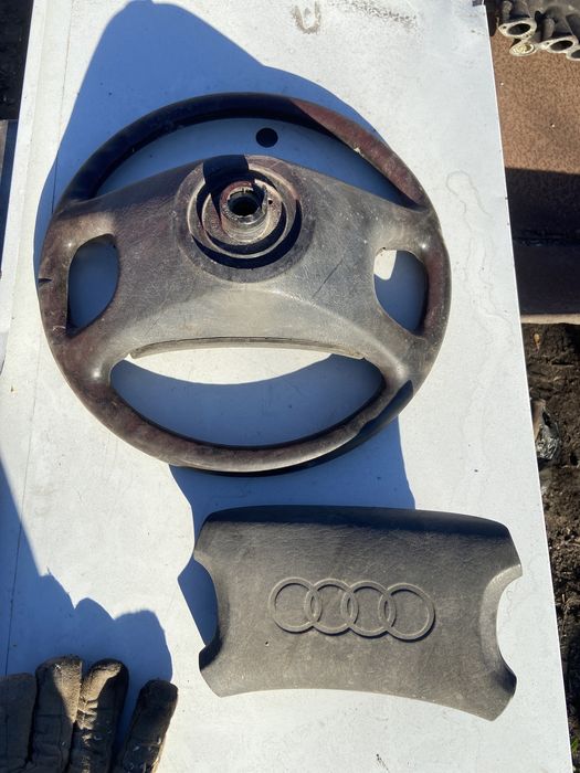 Ауди 80 Б3 Руль и отдельно общивка