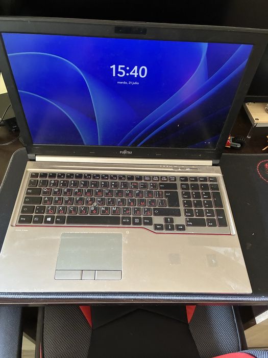 Лаптоп Fujitsu .
