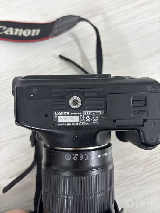 Зеркальный фотоаппарат Canon EOS 600D Kit 18-135mm IS