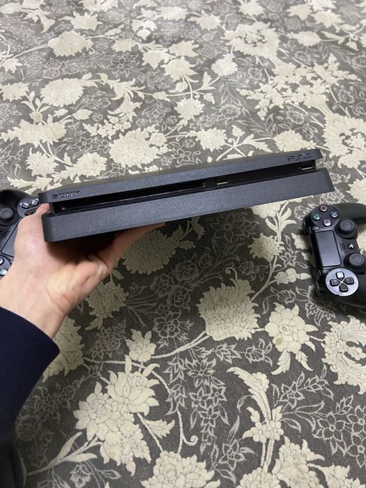 play station 4 slim