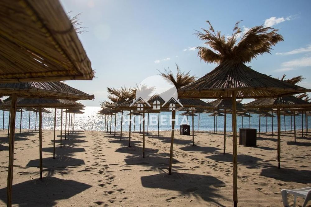 Продава обзаведен 1-стаен апартамент, с.Шкорпиловци, площ 48 кв.м