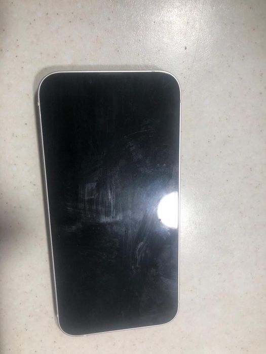 13 айфон гарнтия есть