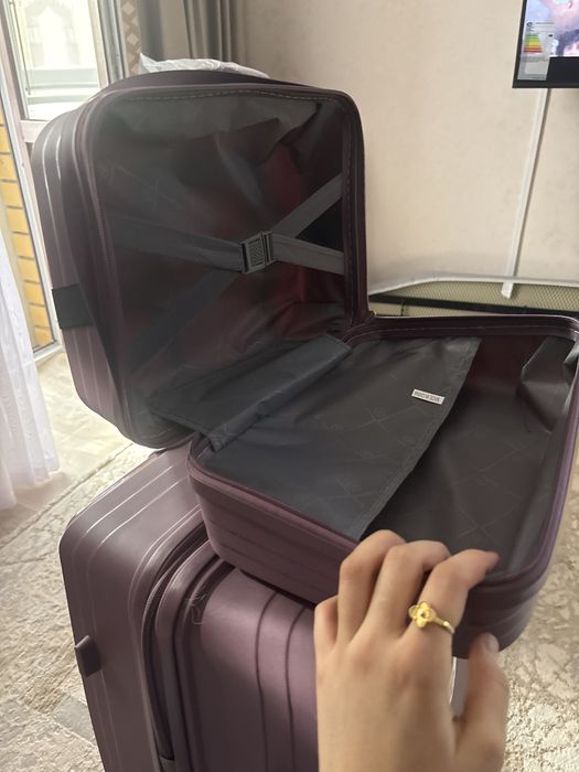 Чемодан с каробкой