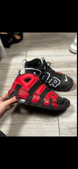 Adidasi Nike uptempo