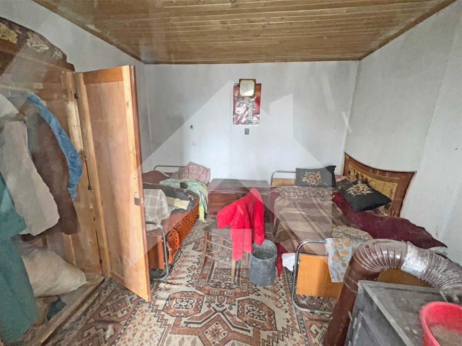 Продава БИЗНЕС имот СКЛАДОВЕ с ЖИЛИЩНА част в с. Стоян Михайловски