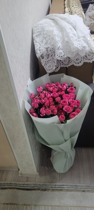 Цветы свежие спрей розы 5 тысяч