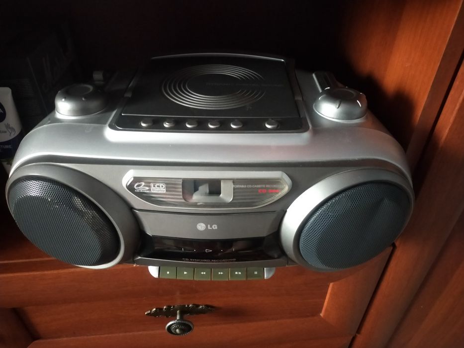 Видеомагнитофон LG