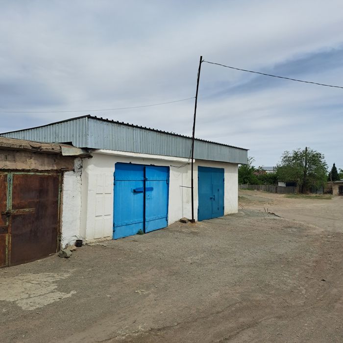 Продам 2 гаража.