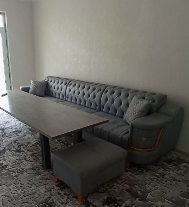 Зал учун диван сотилади холати яхши бурчаги йук