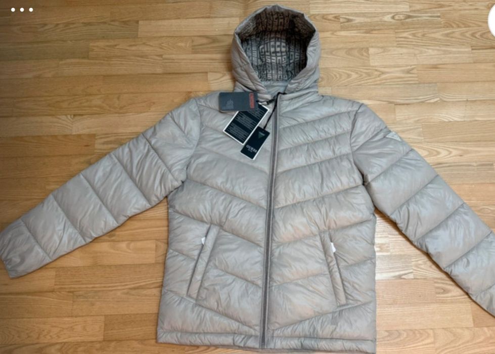 Geaca GUESS ORIGINALA noua cu eticheta