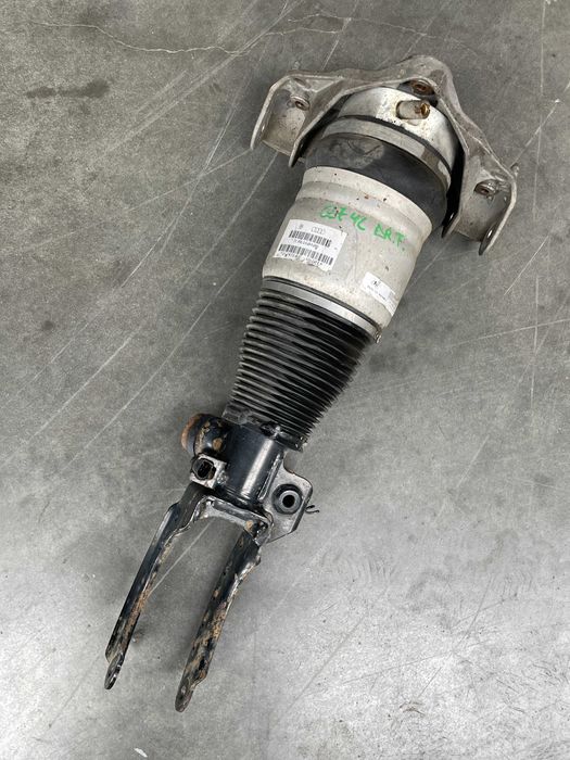 Perna aer dreapta fata Audi Q7 4L - Vw Touareg 7L cod 7L8616040B