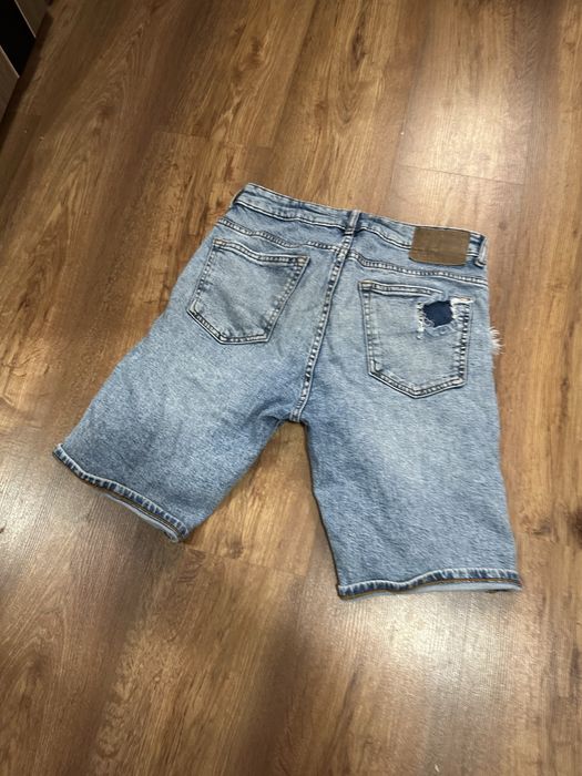 Blugi scurti pull bear