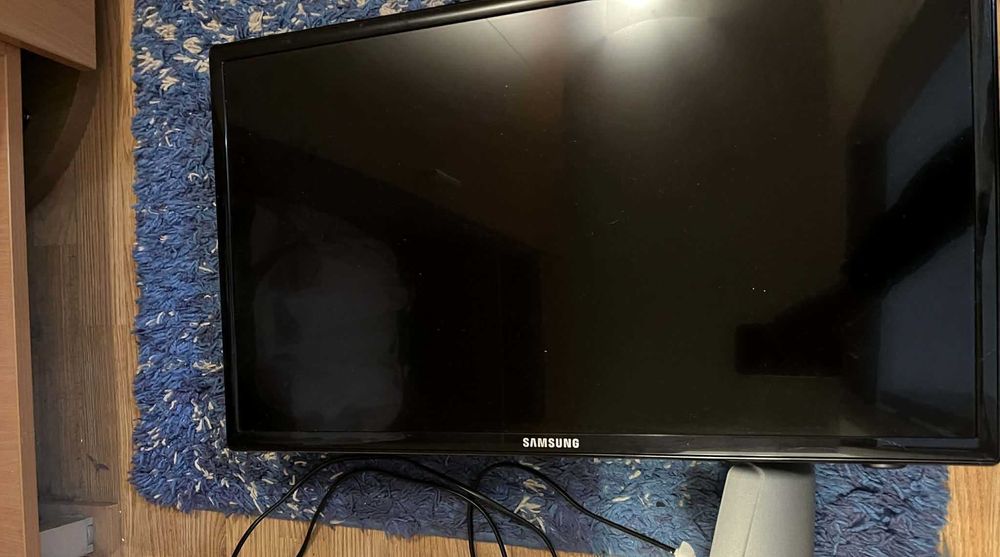 Televizor Samsung + suport perete