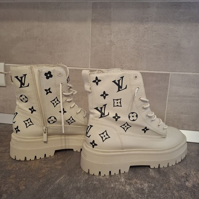 Ghete crem cu imprimeuri nr 40