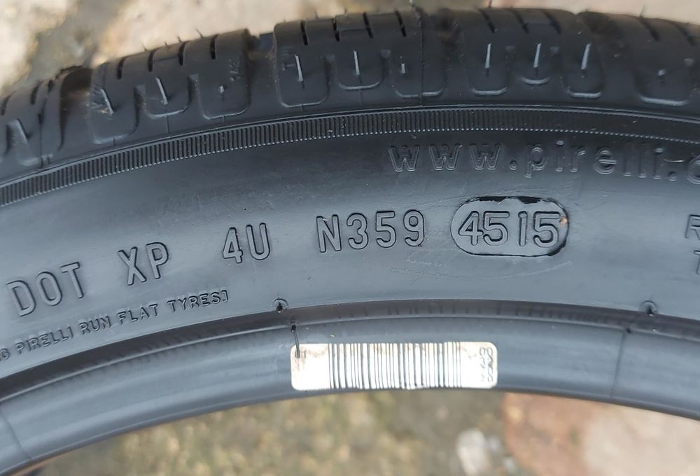 Set 4buc 225/40 R18 98H XL Pirelli Sotto Zero Winter 240 *BMW RSC RFT