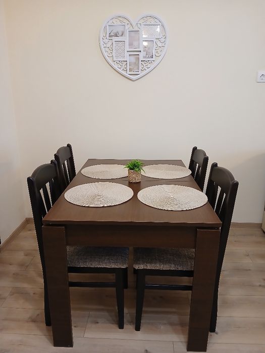 Двустаен Възраждане с Асансьор, Интернет