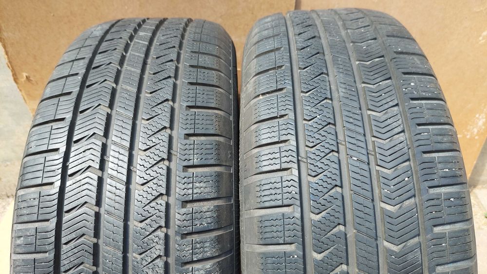 Vând 2 anvelope cauciucuri Vredestein "Quatrac 5" 235/55 R 18 100V M+S