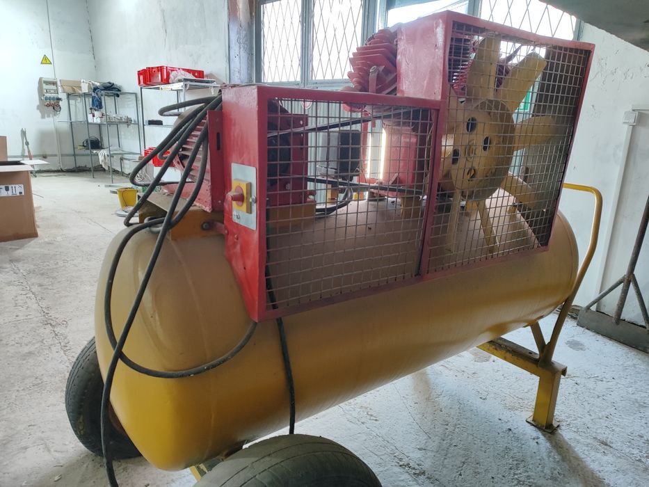 Продается воздушный компрессор