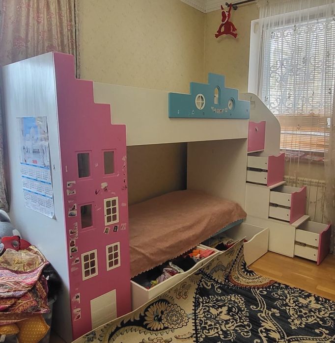 Продам детскую двухъярусную кровать