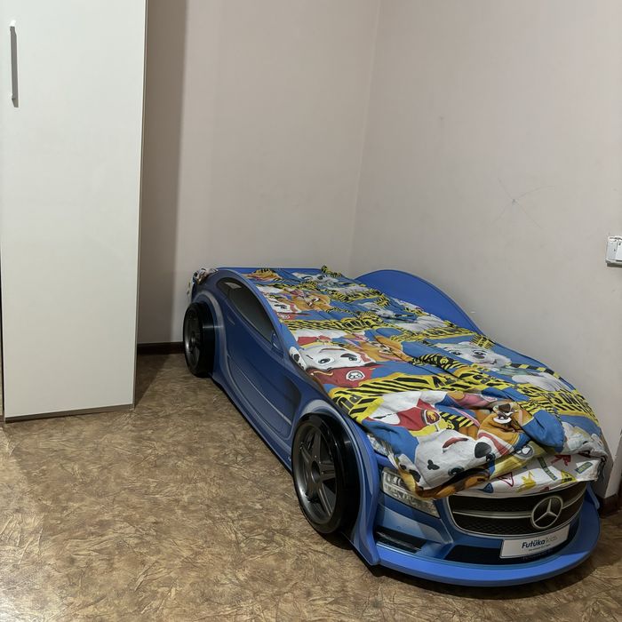 Кровать машинка