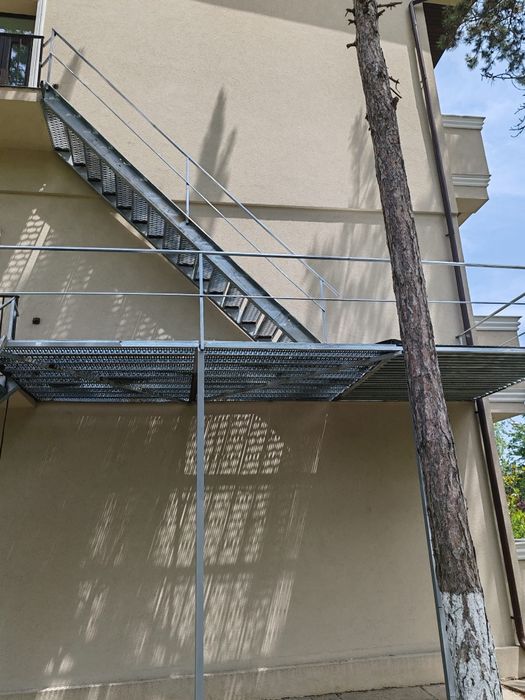 Vindem scări zincate 3