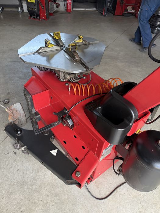 Машина монтаж демонтаж гуми