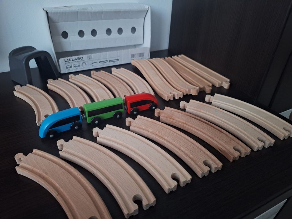 Set șine si trenuleț lemn Ikea nou.