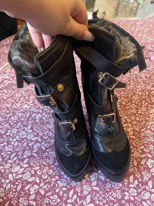 Cizme Burberry imblanite din piele 38