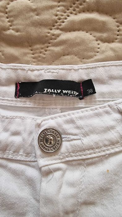 Подаряват се къси панталонки